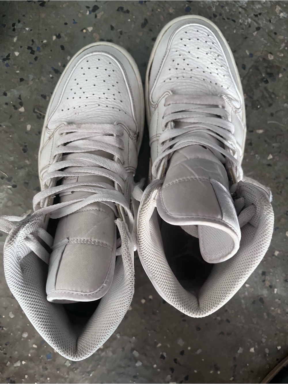 Jordan 1 triple White Mid-Top Leather Sneaker shoe athletic retro men 8.5 - Picture 4 of 12